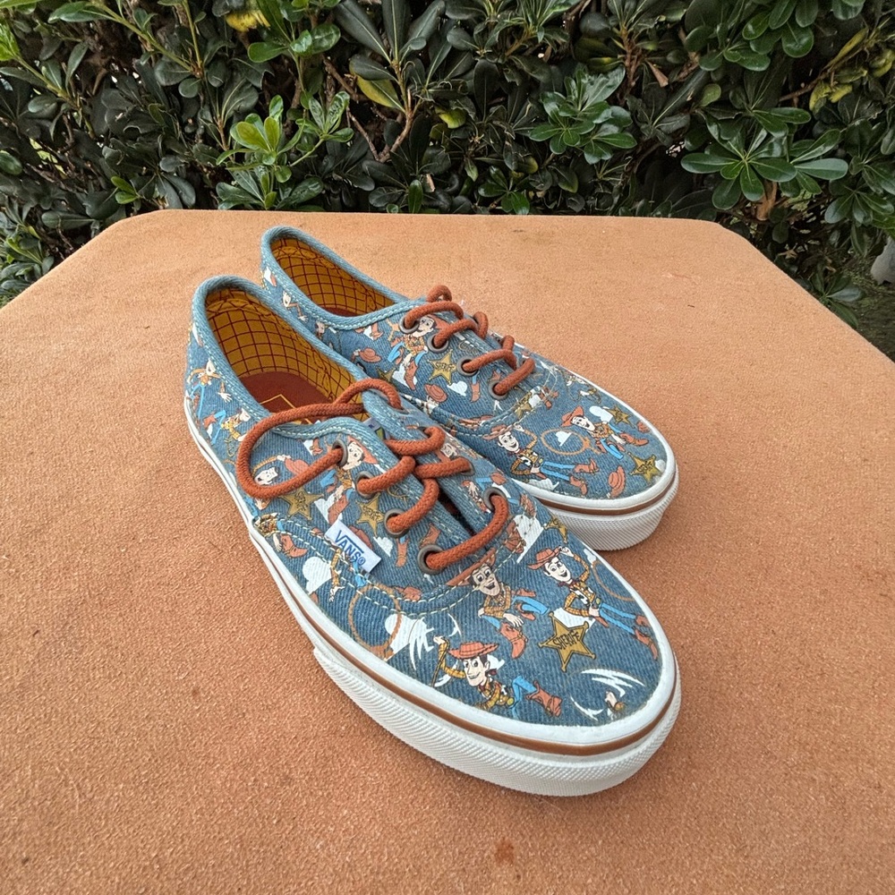 Toy Story Woody Blue and Brown Patterned Sneakers W 6.5